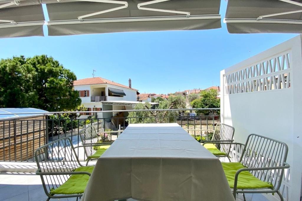 Mageiras Boutique Hotel アフィトス エクステリア 写真